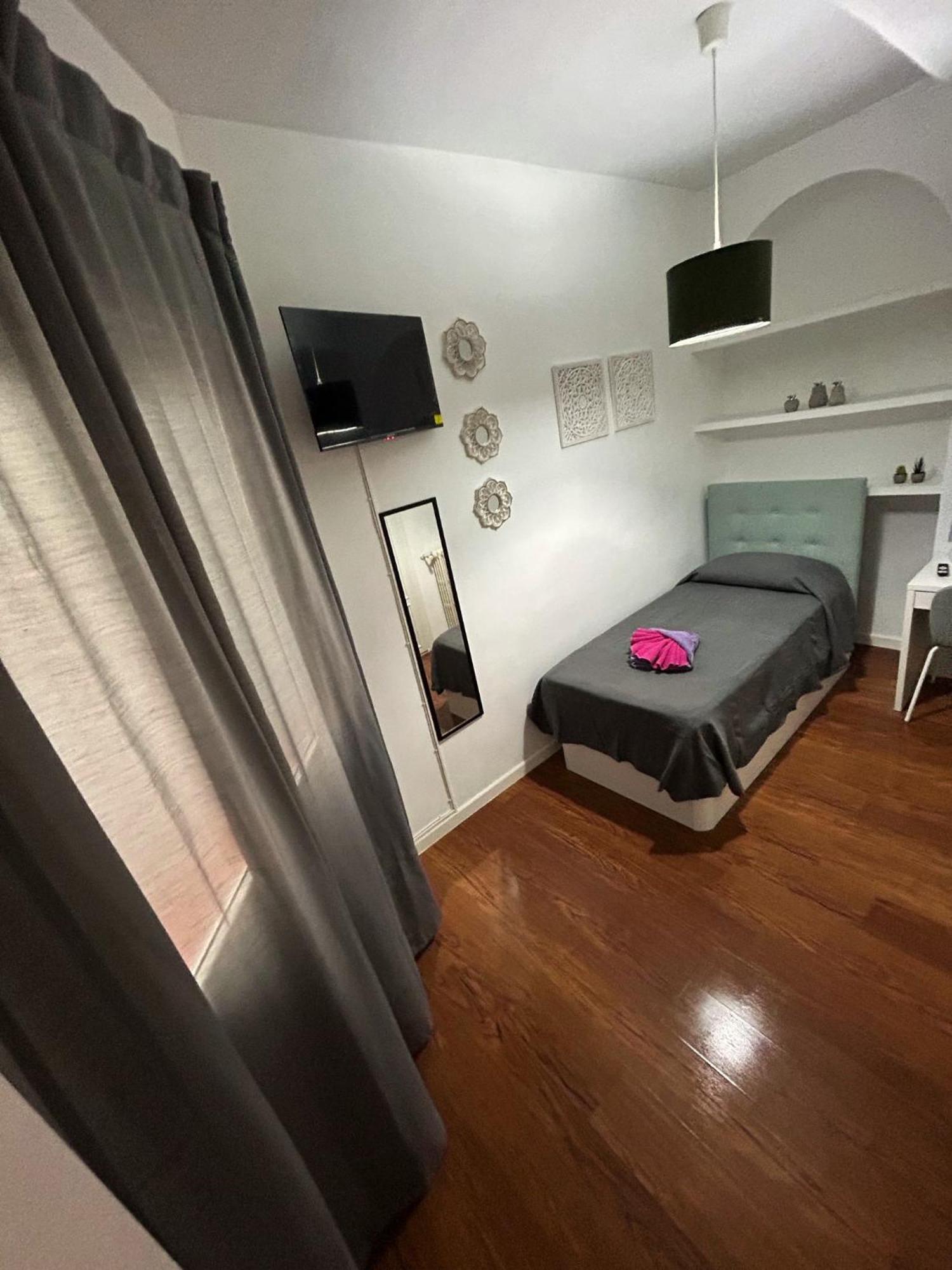 Habitaciones Magdalena Madrid Exterior photo