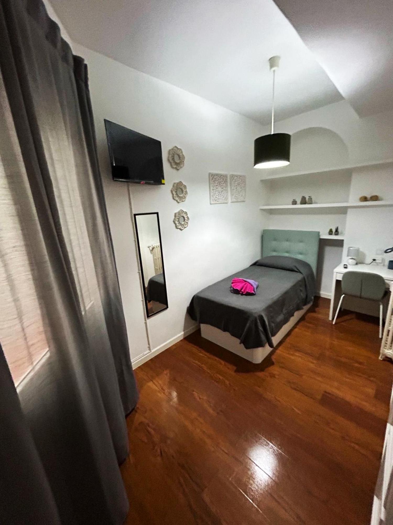 Habitaciones Magdalena Madrid Exterior photo